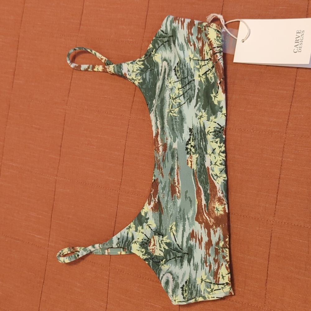 Carve Designs Hula Print Escondido Swim Top - Picture 4 of 7